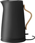 Stelton Emma Elektrischer Wasserkocher - 1,2 L - Skandinavisches Design, Trockenkochschutz, Buchenholzgriff, Mattschwarz